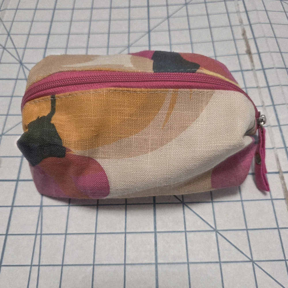 Colorful Women's Cosmetic Bag‎ with Pink Accents, NWOT